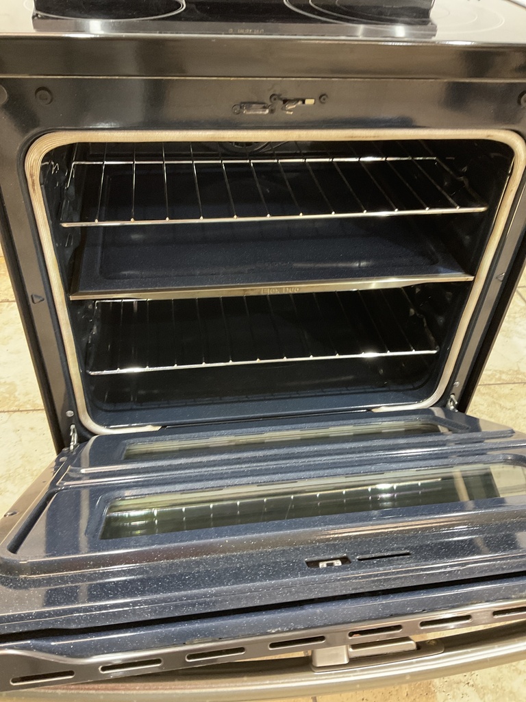 Samsung Used Electric Stove 220volts (40/50 AMP) 30inches {4 prong} (Black Stainless) 