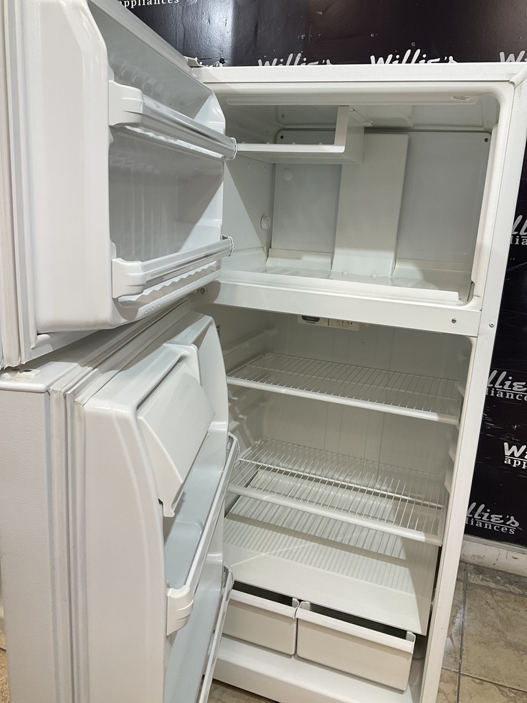 Ge Used Refrigerator Top and Bottom 28x61 1/2” (White) 