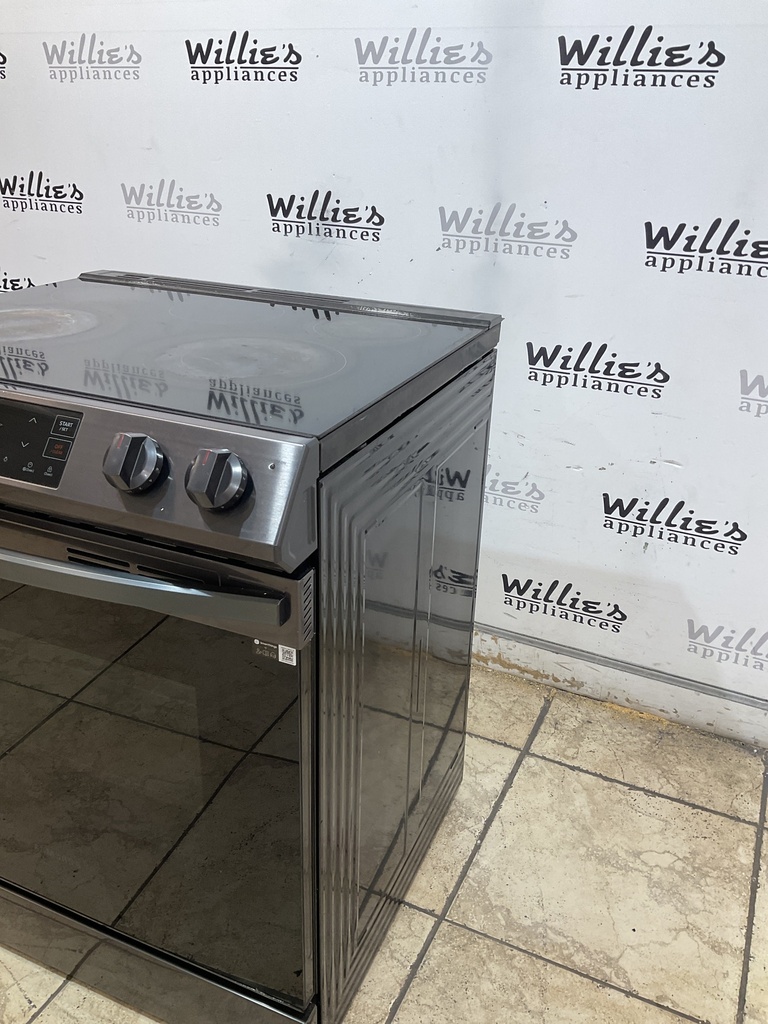 Samsung Used Electric Stove 220 volts (40/50 AMP) 30inches {no cord} (Black Stainless) 