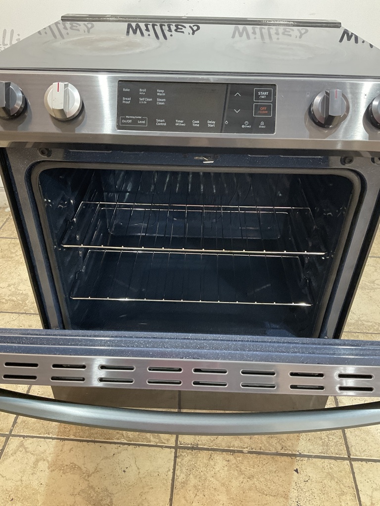 Samsung Used Electric Stove 220 volts (40/50 AMP) 30inches {no cord} (Black Stainless) 