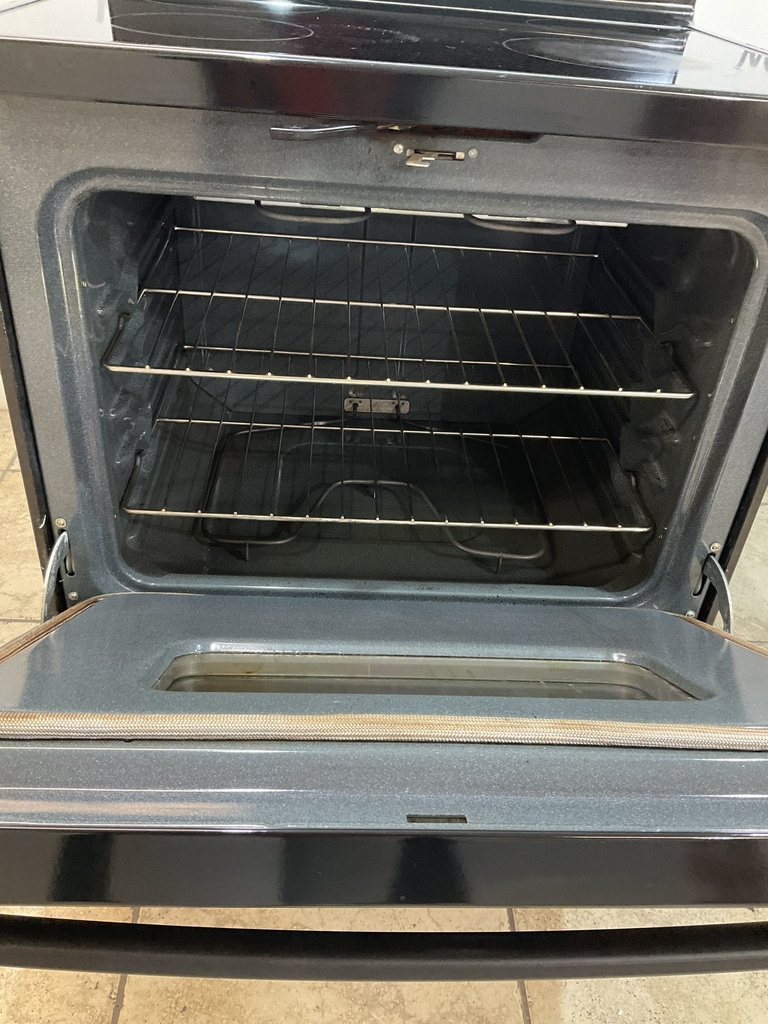 Ge Used Electric Stove 220volts (40/50 AMP) 30inches {3 prong} (Black) 