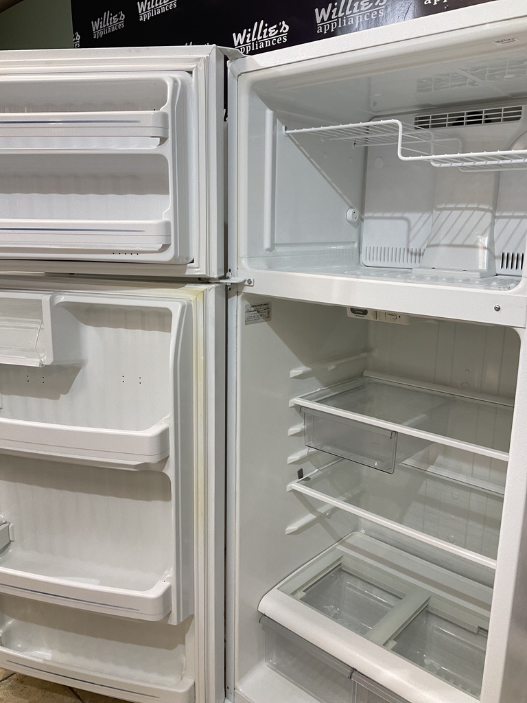 Ge Used Refrigerator Top and Bottom 28x67 1/2” (White) 