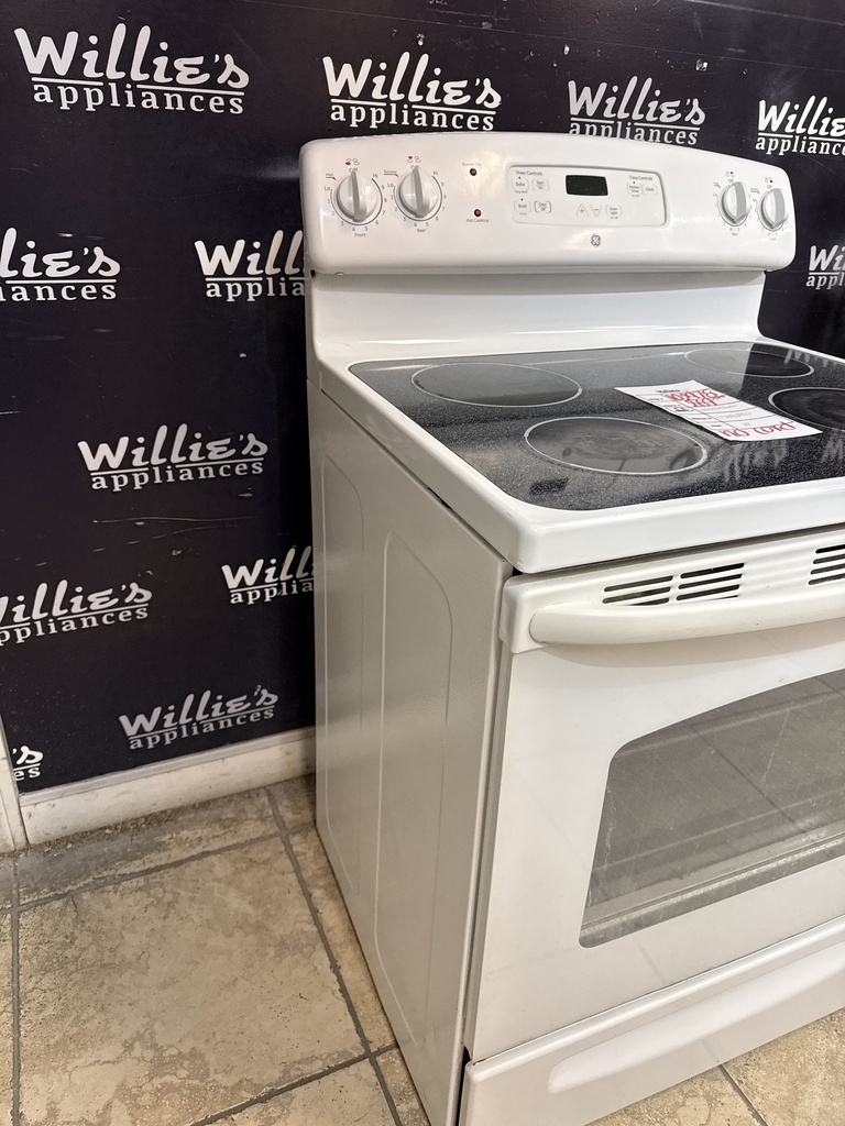 Ge Used Electric Stove 220volts (40/50  AMP) 30inches {no cord} (White) 