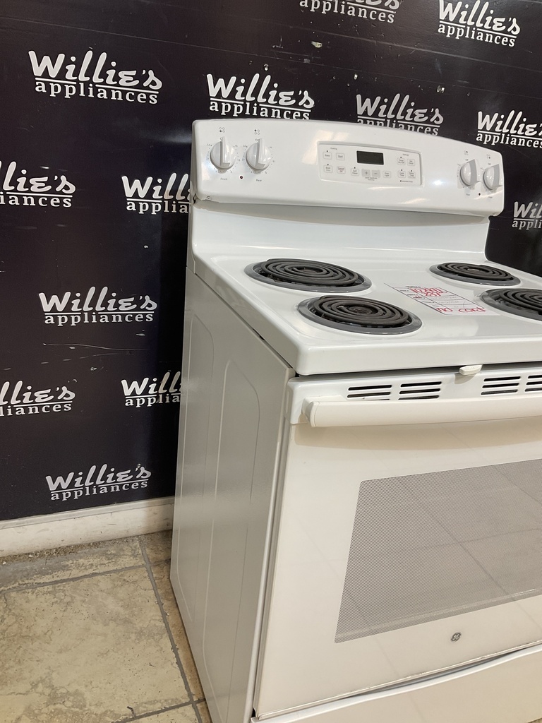Ge Used Electric Stove 220volts (40/50 AMP) 30inches {no cord} (White)