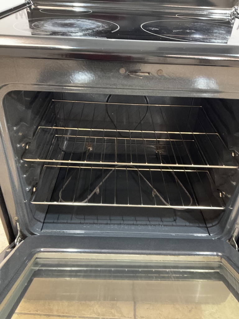 Frigidaire Used Electric Stove 220volts (40/50 AMP) 30inches {no cord} (Stainless steel) 