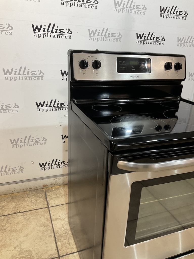 Frigidaire Used Electric Stove 220volts (40/50 AMP) 30inches {no cord} (Stainless steel) 
