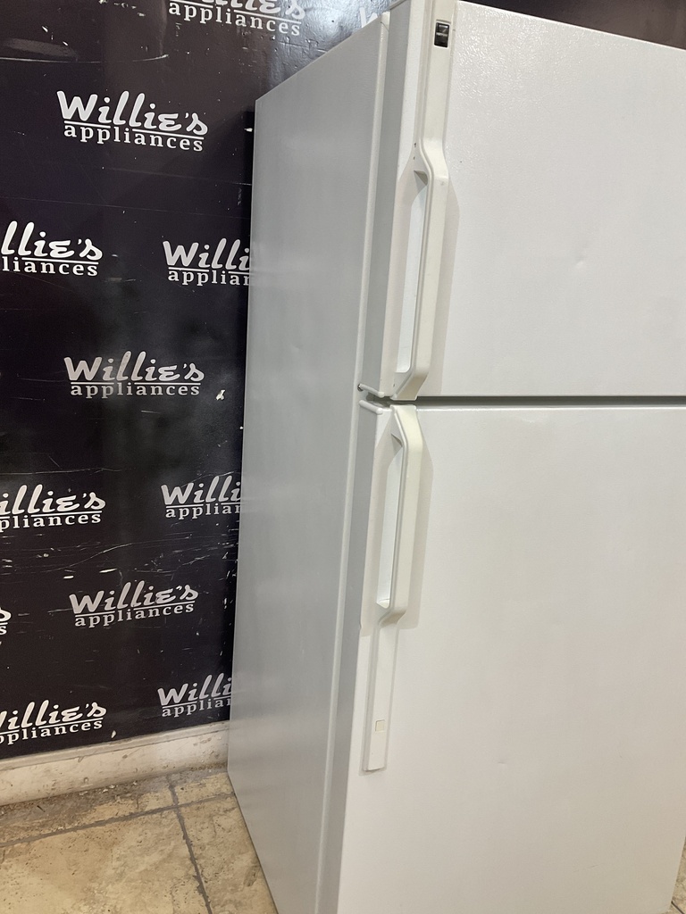 Hotpoint Used Refrigerator Top and Bottom 28x61 1/2” (white) 