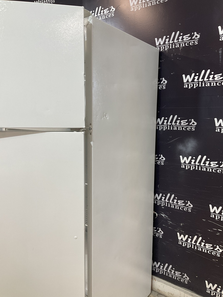 Ge Used Refrigerator Top and Bottom 28x67 (White) 