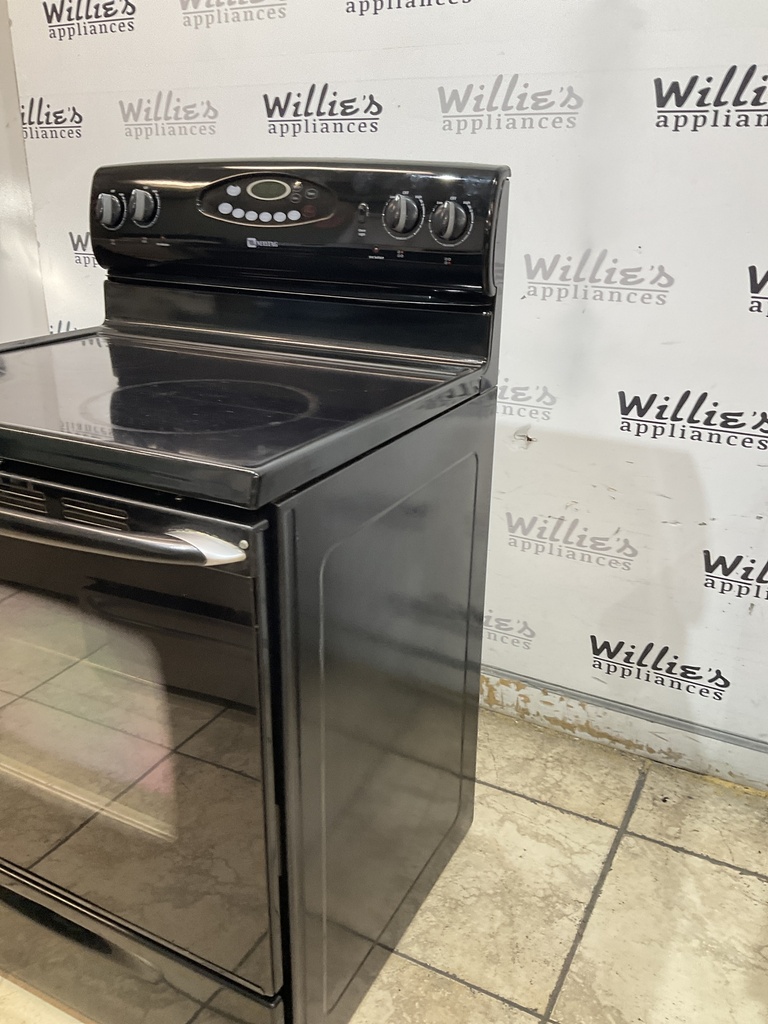 Maytag Used Electric Stove 220volts (40/50 AMP) 30inches {3 prong} (Black) 