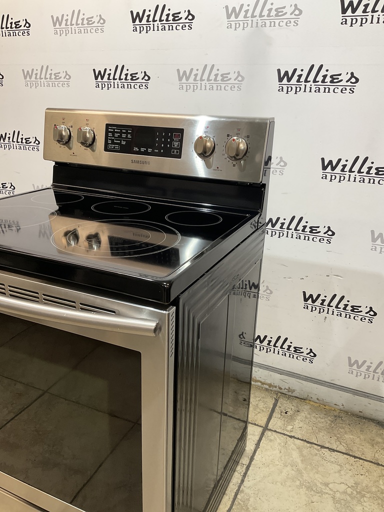 Samsung Used Electric Stove 220volts (40/50 AMP) 30inches {3 prong} (Stainless Steel)