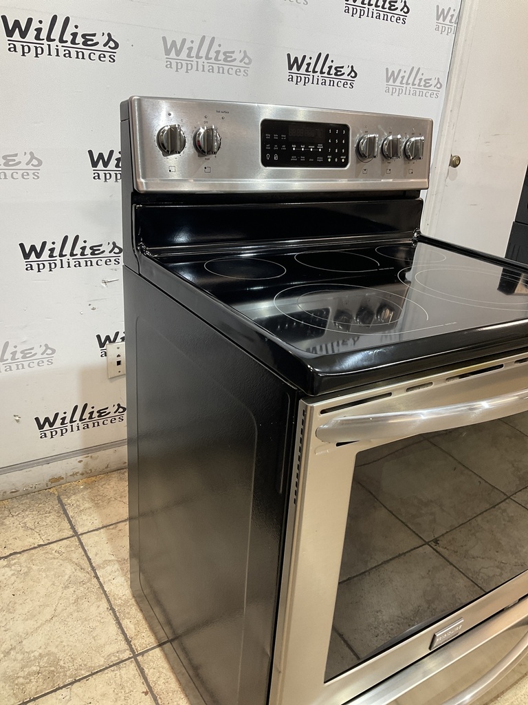 Frigidaire Used Electric Stove 220volts (40/50 AMP) 30inches {no cord} (Stainless steel) 