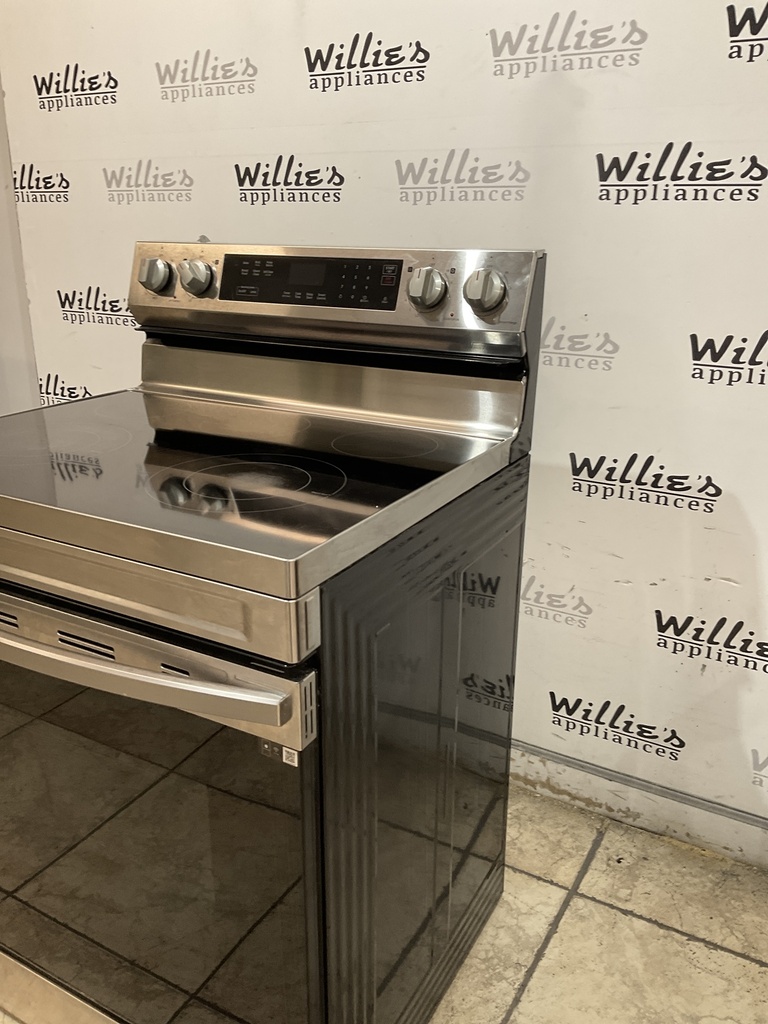 Samsung Used Electric Stove 220volts (40/50 AMP) 30inches {3 prong} (Stainless steel) 