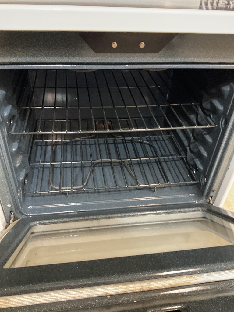 Ge Used Electric Stove 220volts (40/50 AMP) 30inches {no cord} (White) 