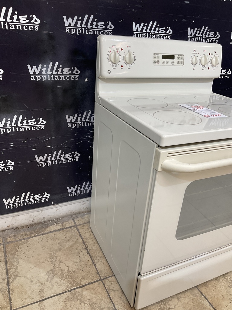 Ge Used Electric Stove 220volts (40/50 AMP) 30inches {no cord} (Bisque) 