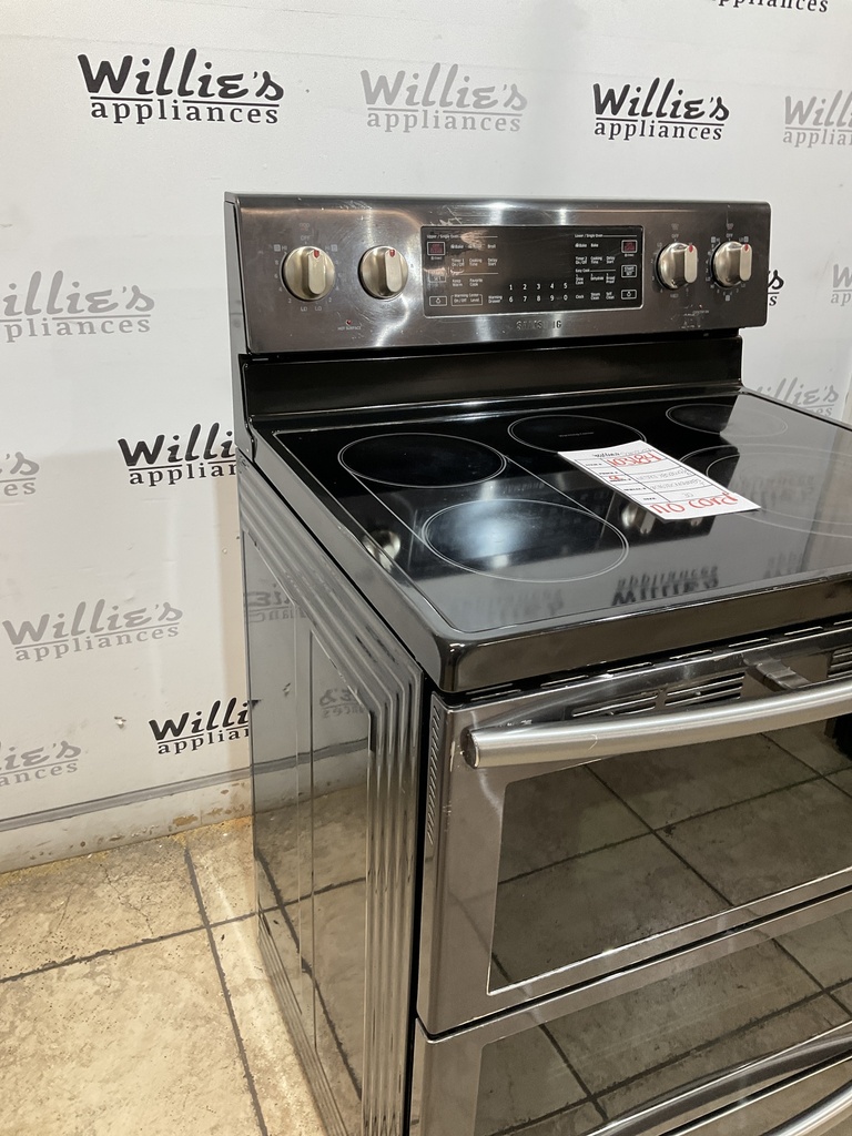 Samsung Used Electric Stove 220volts (40/50 AMP) 30inches {no cord} (Black Stainless) 