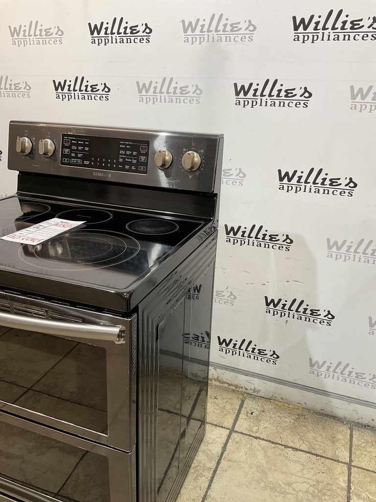 Samsung Used Electric Stove 220volts (40/50 AMP) 30inches {no cord} (Black Stainless) 