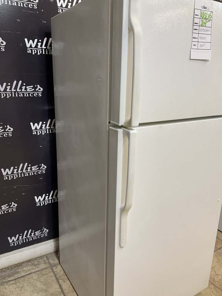 Ge Used Refrigerator Top and Bottom 28x64 1/2” (White)