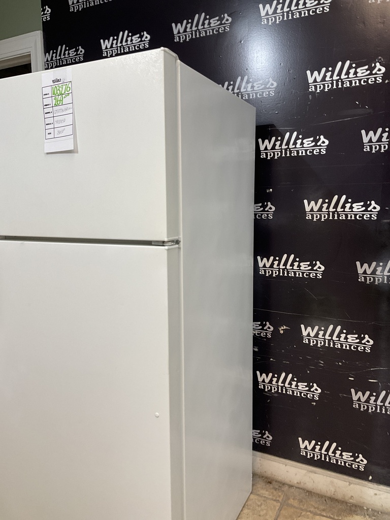 Ge Used Refrigerator Top and Bottom 28x64 1/2” (White)
