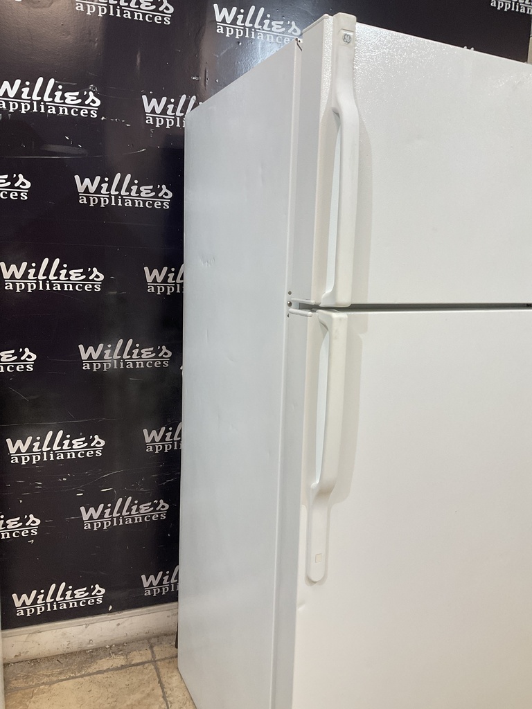 Ge Used Refrigerator Top and Bottom 28x67 
