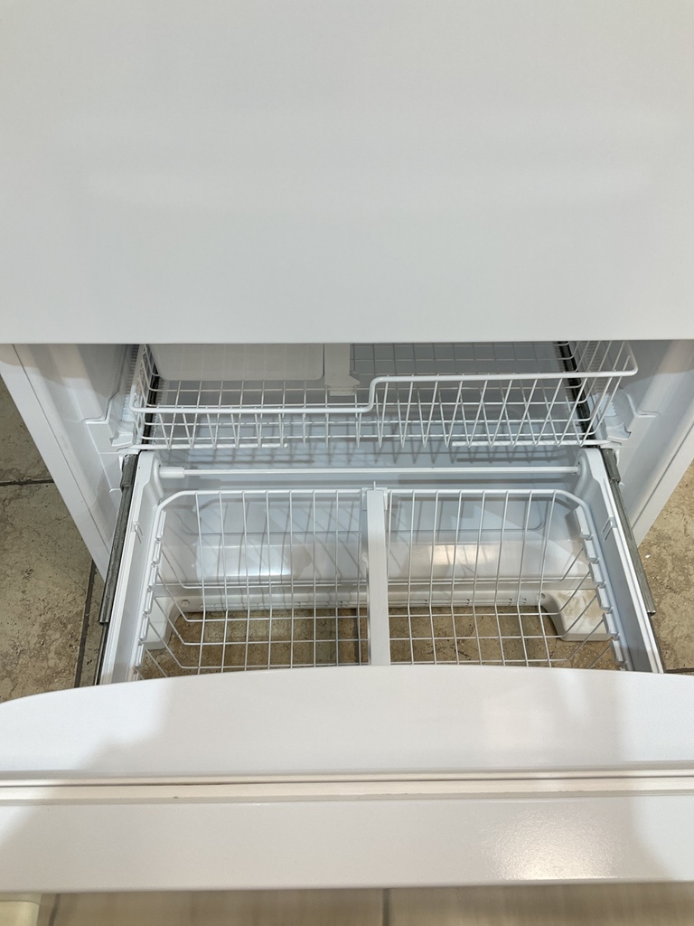 Whirlpool Used Refrigerator Top and Bottom Mount 32 1/2” x 69 1/2” (White)