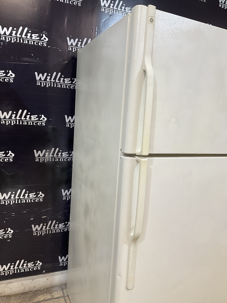 Ge Used Refrigerator Top and Bottom 30x67 (Bisque) 