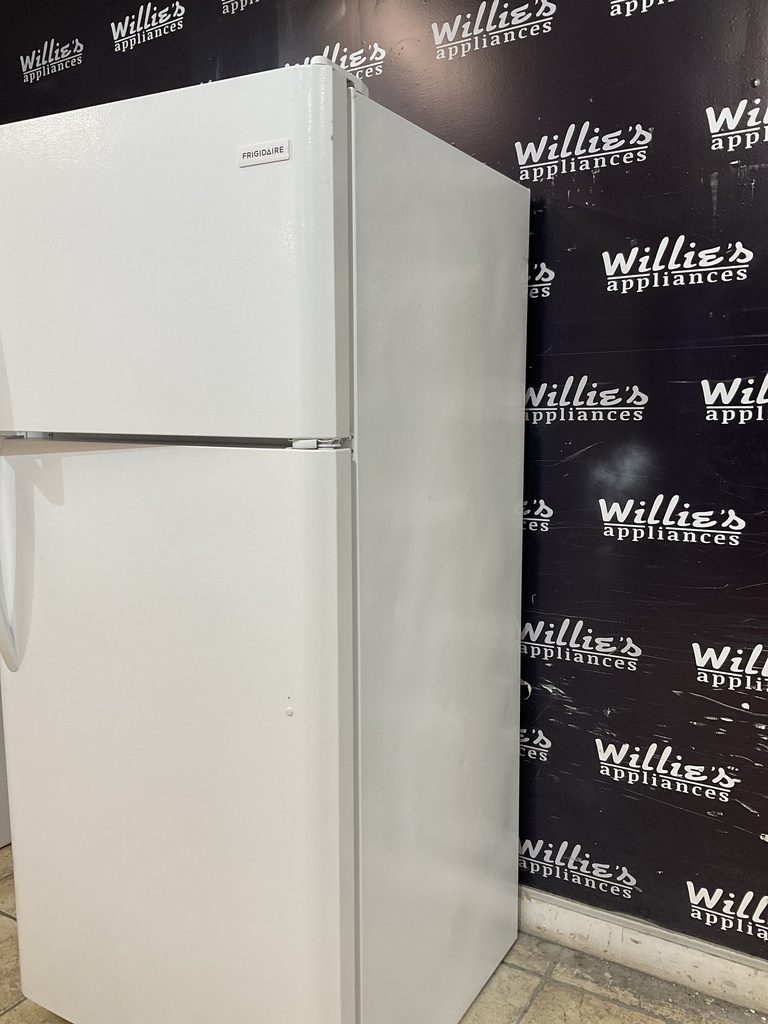 Frigidaire Used Refrigerator Top and Bottom 30x66 (White) 