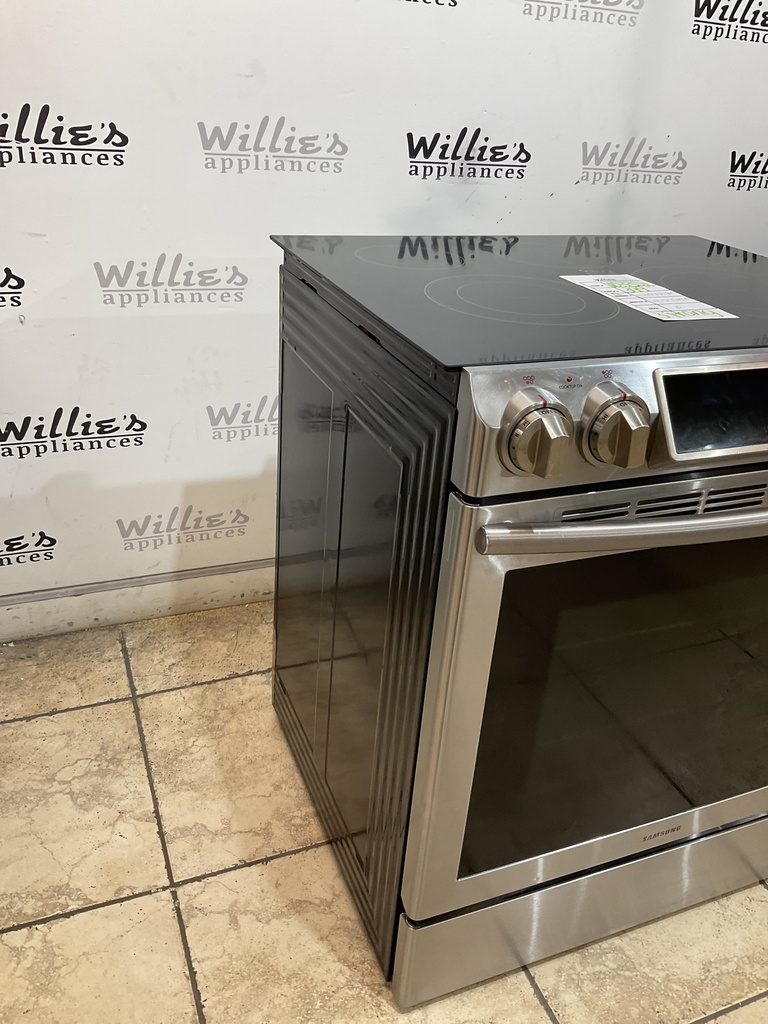 Samsung Used Electric Stove 220volts (40/50 AMP) 30inches {3 prong} (Stainless steel) 