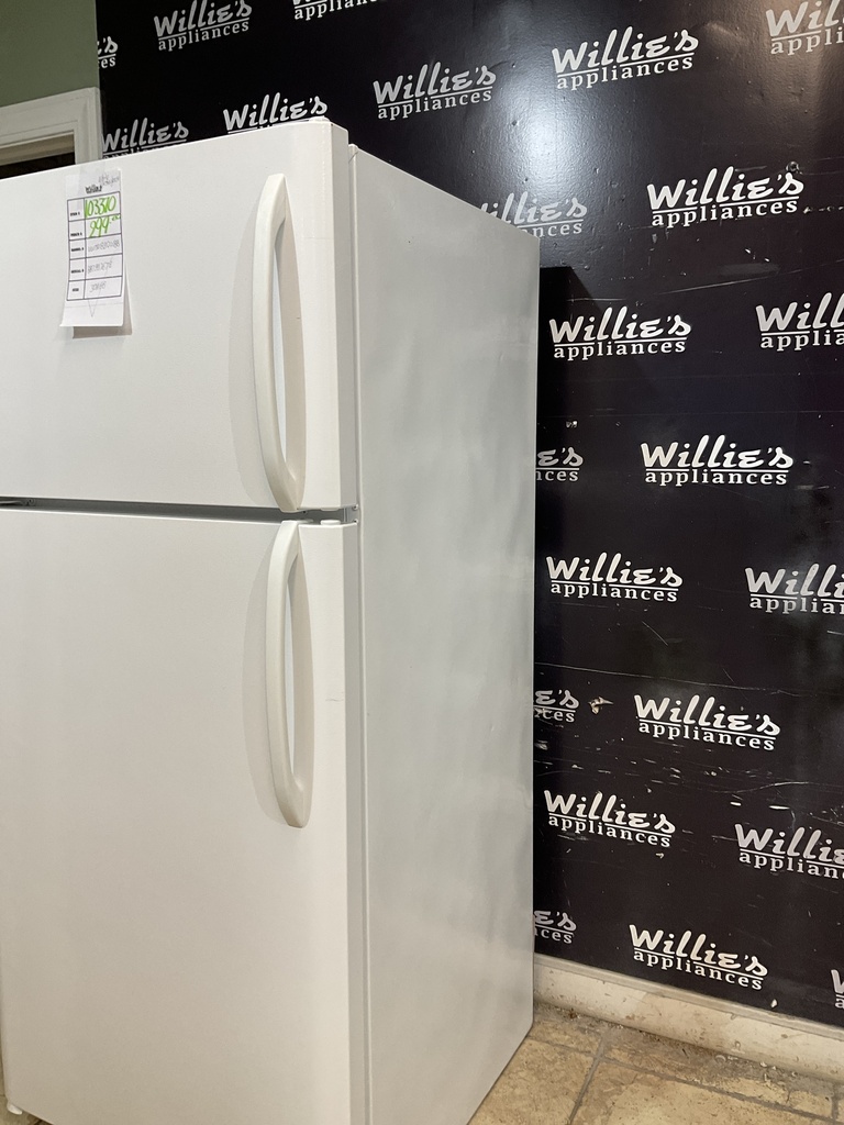 White Westinghouse Used Refrigerator Top and Bottom 30x66 (White) 