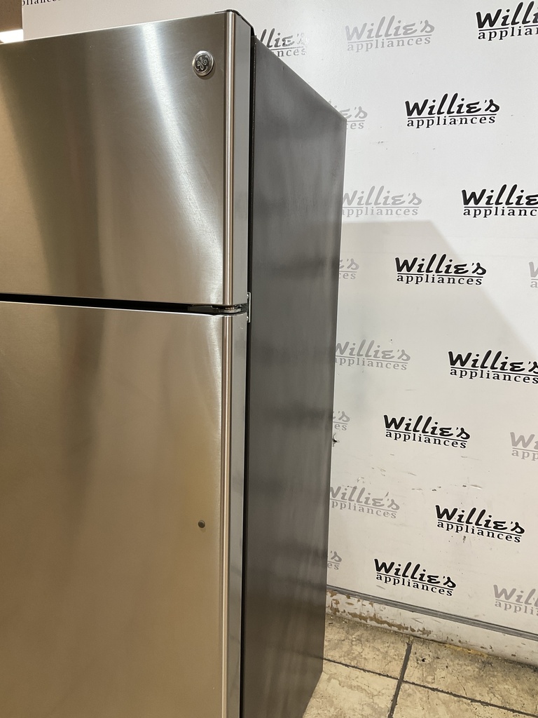 Ge Used Refrigerator Top and Bottom 28x66 1/2” (Stainless Steel) 
