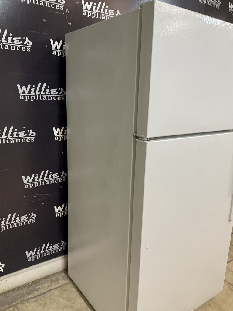 Ge Used  Refrigerator Top and Bottom 28x61 1/2” (White) 