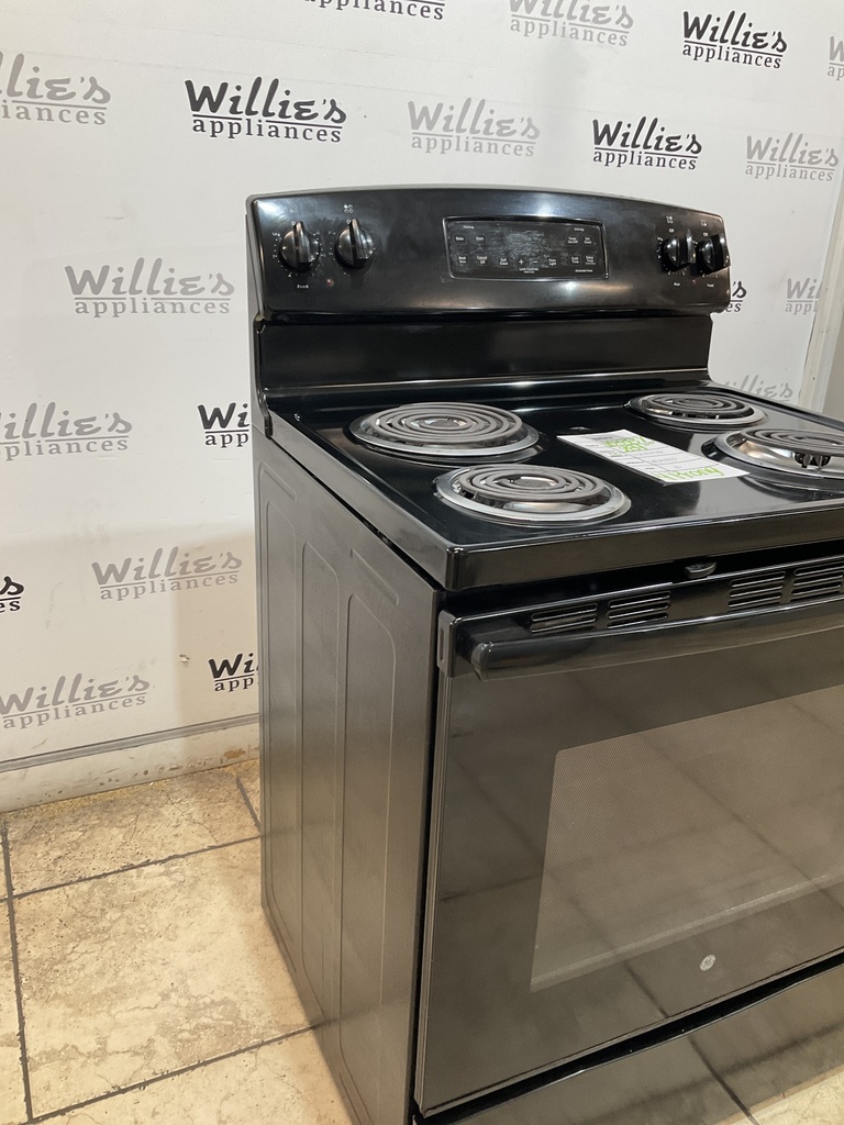 Ge Used Electric Stove 220volts (40/50 AMP) 30inches {4 prong} (Black) 