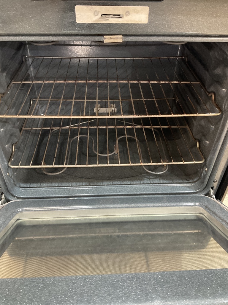 Ge Used Electric Stove 220volts (40/50 AMP) 30inches {4 prong} (Black) 