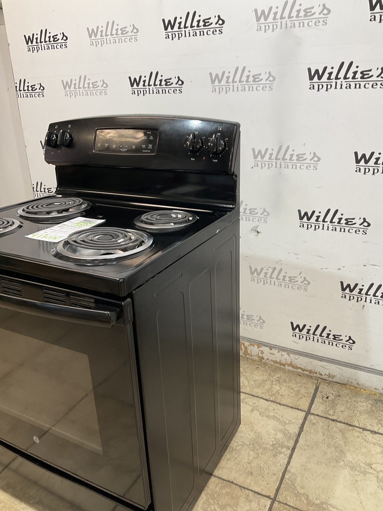Ge Used Electric Stove 220volts (40/50 AMP) 30inches {4 prong} (Black) 