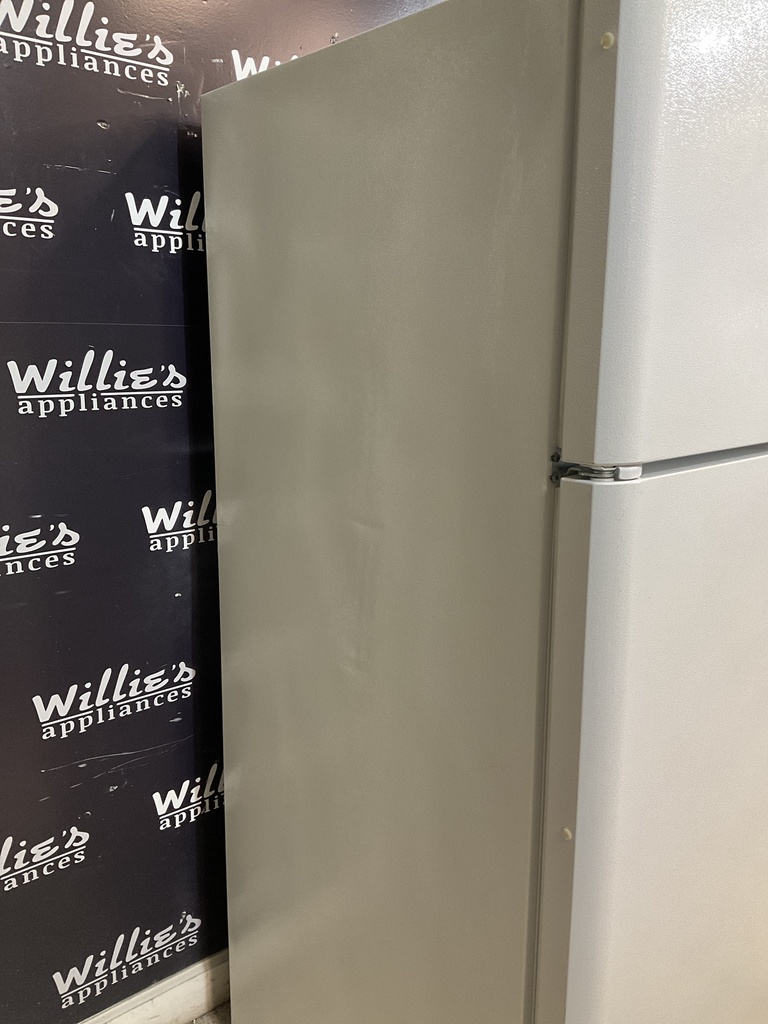 Frigidaire Used Refrigerator Top and Bottom 30x66 (White) 