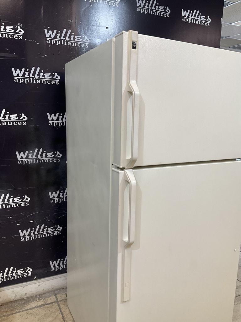 Hotpoint Used Refrigerator Top and Bottom 28x61 1/2” (Bisque) 
