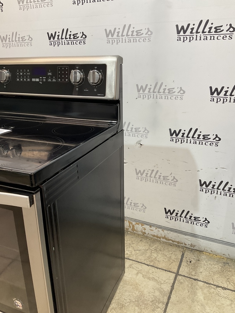 Whirlpool Used Electric Stove 220volts (40/50 AMP) 30inches {3 prong} 