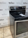 Whirlpool Used Electric Stove 220volts (40/50 AMP) 30inches {3 prong} 