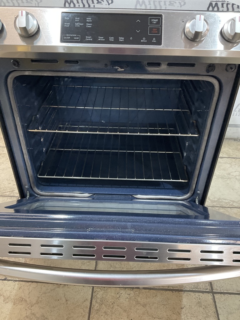 Samsung Used Electric Stove 220volts (40/50 AMP) 30inches {no cord} (Stainless steel) 