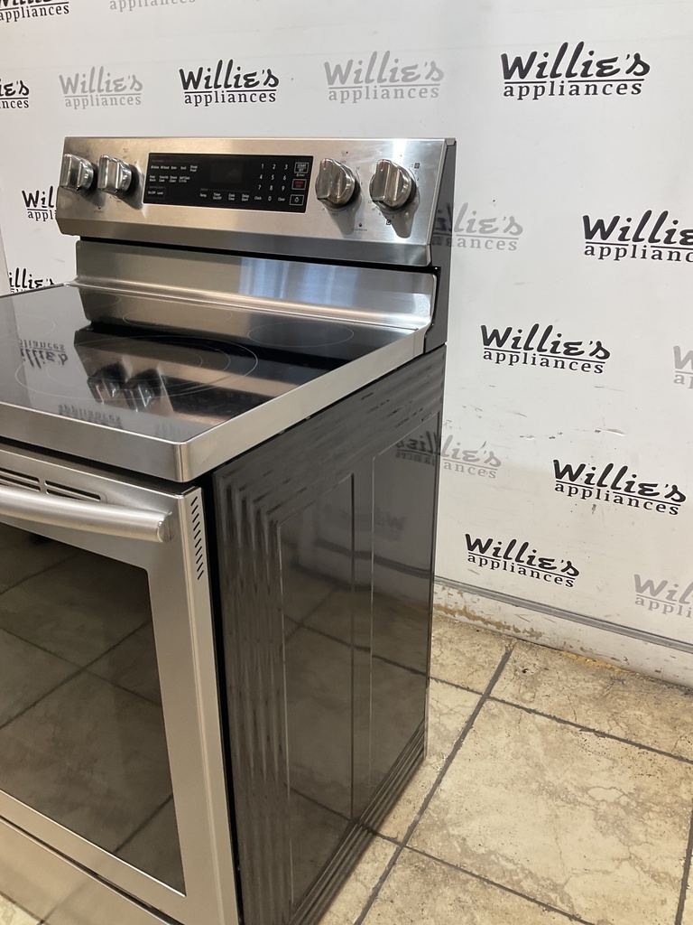 Samsung Used Electric Stove 220volts (40/50 AMP) 30inches {no cord} (Stainless steel) 