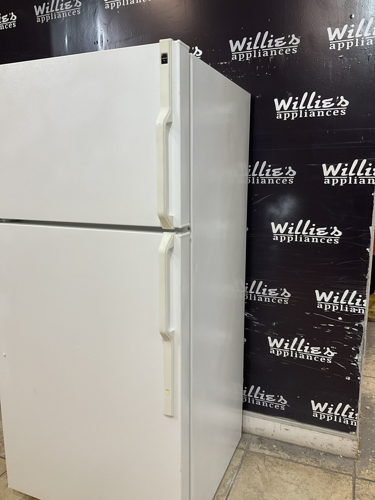 Hotpoint Used Refrigerator Top and Bottom 28x61 1/2” (White) 