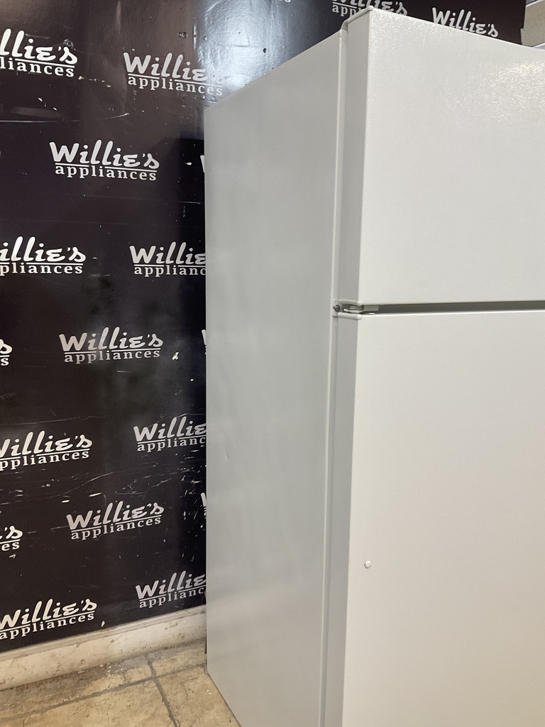 Ge Used Refrigerator Top and Bottom 28x64 1/2” (White) 