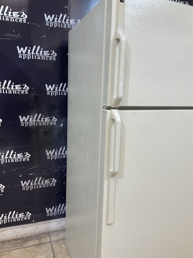 Hotpoint Used Refrigerator Top and Bottom 28x64 1/2” (Bisque) 