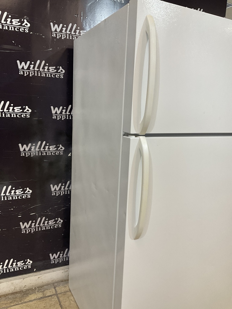 White Westinghouse Used Refrigerator Top and Bottom 30x66 (White) 