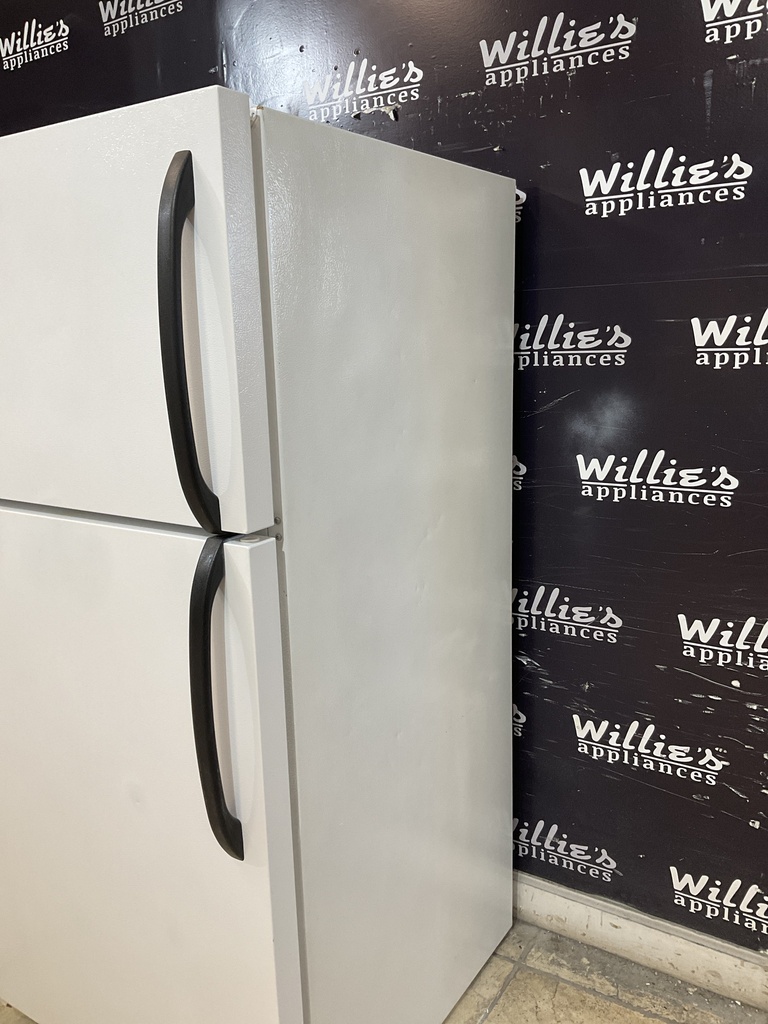 White Westinghouse Used Refrigerator Top and Bottom 28x59 1/2” (White) 