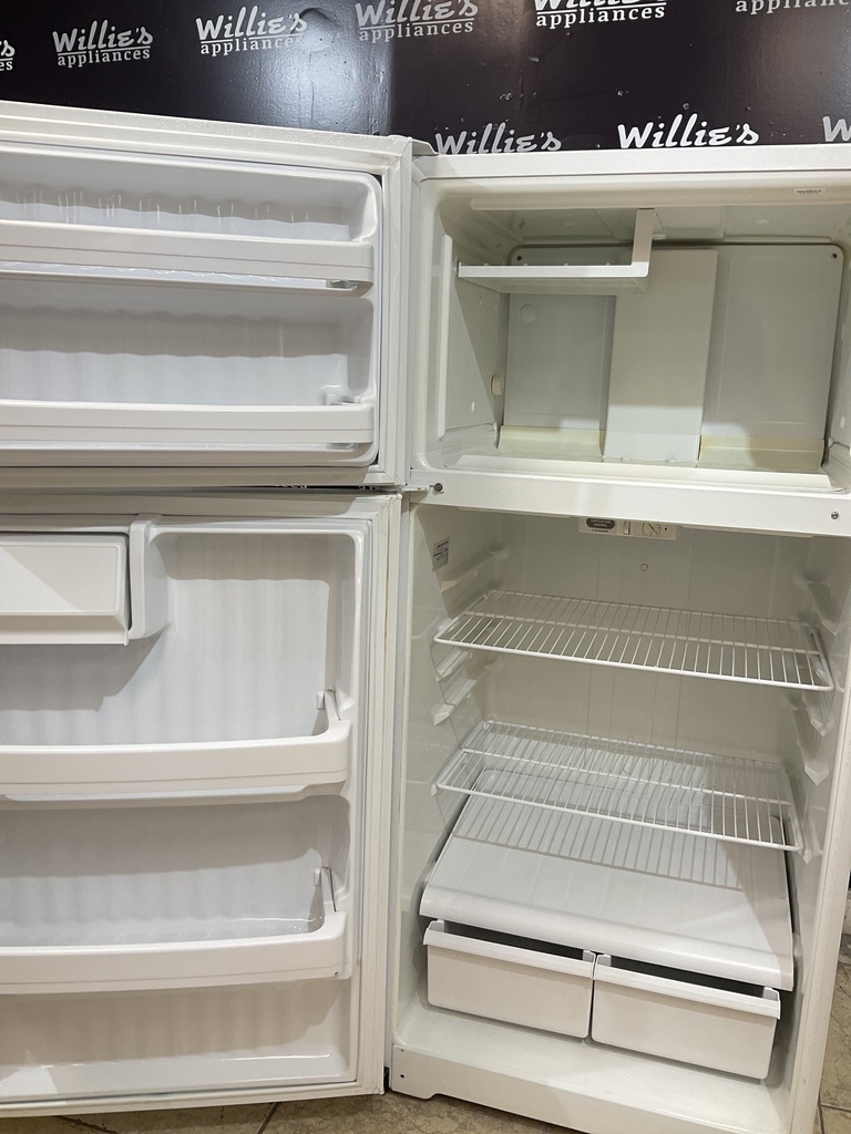 Ge Used Refrigerator Top and Bottom 28x61 1/2” (White) 