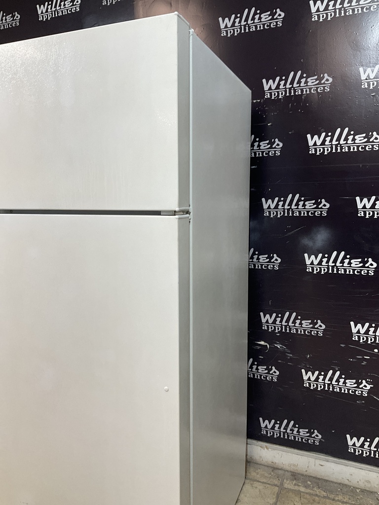 Ge Used Refrigerator Top and Bottom 28x67 1/2” 