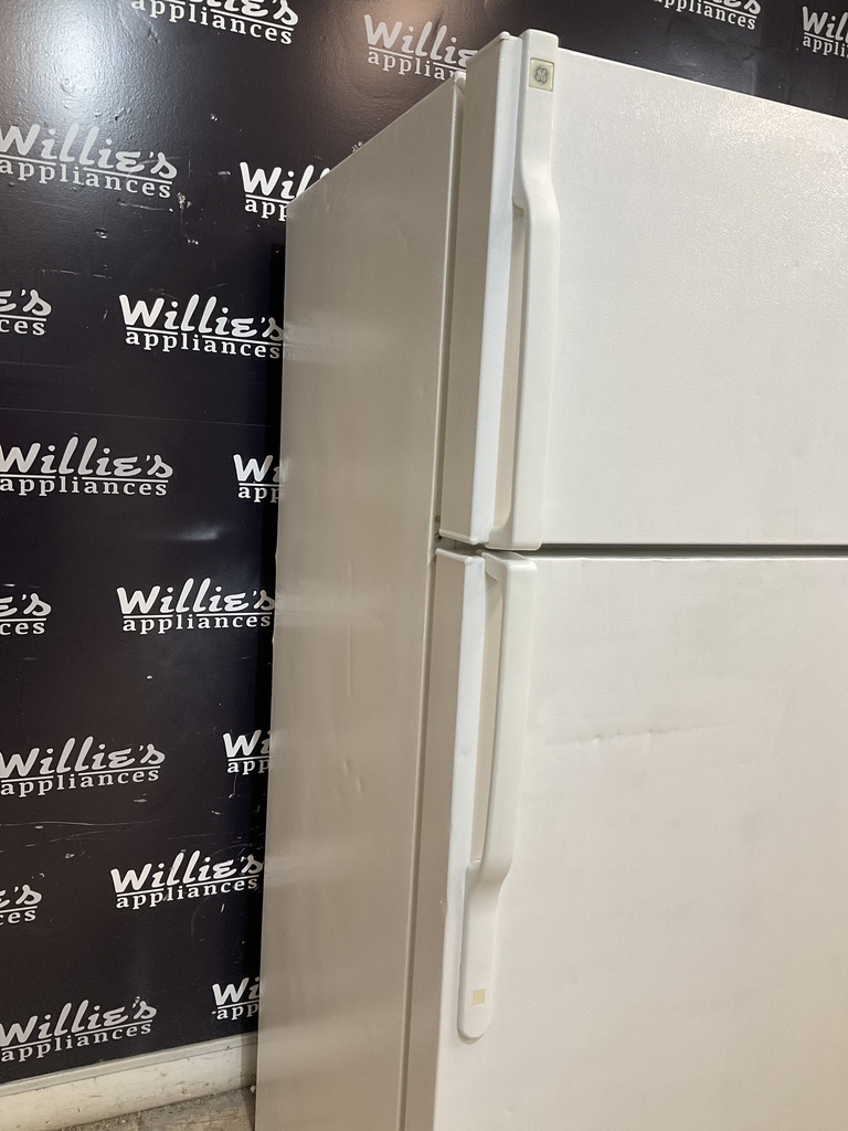 Ge Used Refrigerator Top and Bottom 28x67 (White) 