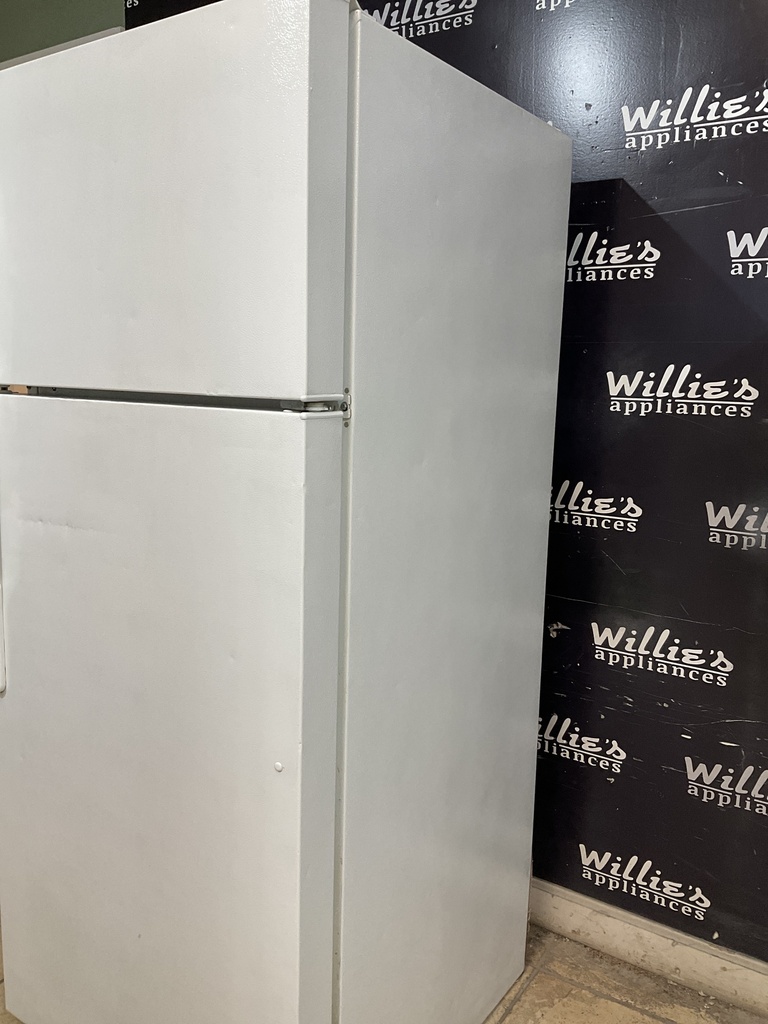 Ge Used Refrigerator Top and Bottom 28x67 (White) 