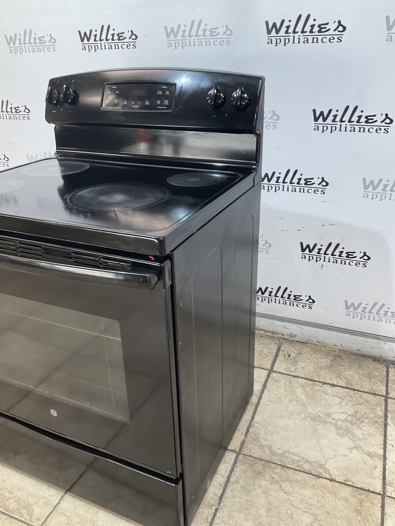 Ge Used Electric Stove 220volts (40/50 AMP) 30inches {4 prong} (Black) 