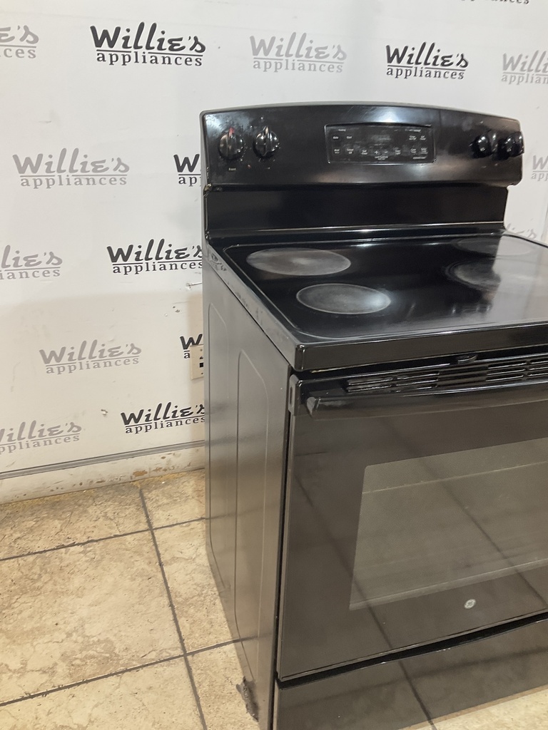 Ge Used Electric Stove 220volts (40/50 AMP) 30inches {4 prong} (Black) 